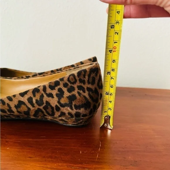 Stuart Weitzman leopard print low wedge heel shoes sz 8 m - Picture 7 of 9